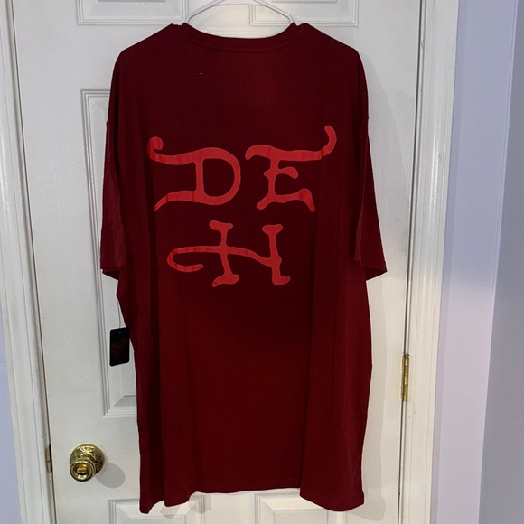 NWT Ed Hardy Burgundy Tee with Snake and Skull Design (SIZES: 3X-5X) - Picture 7 of 7